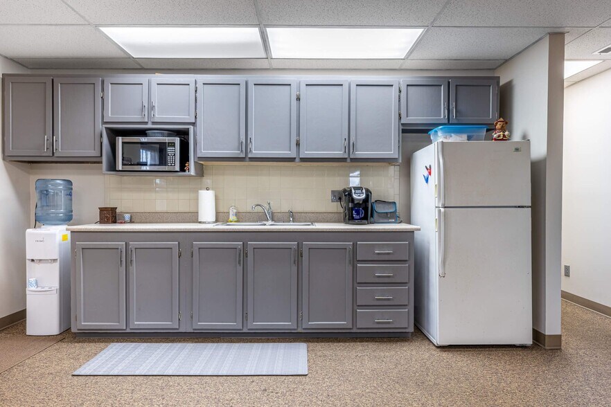 More Photos Of 5020 Frederick Pike, Dayton Warehouse For Sale