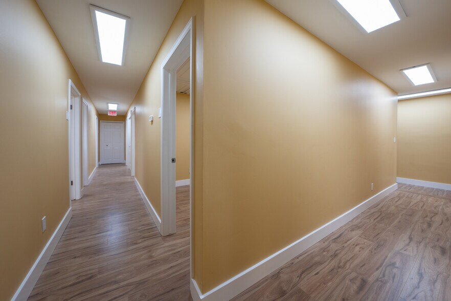 More Photos Of 1095 W Huron St, Waterford Medical For Lease