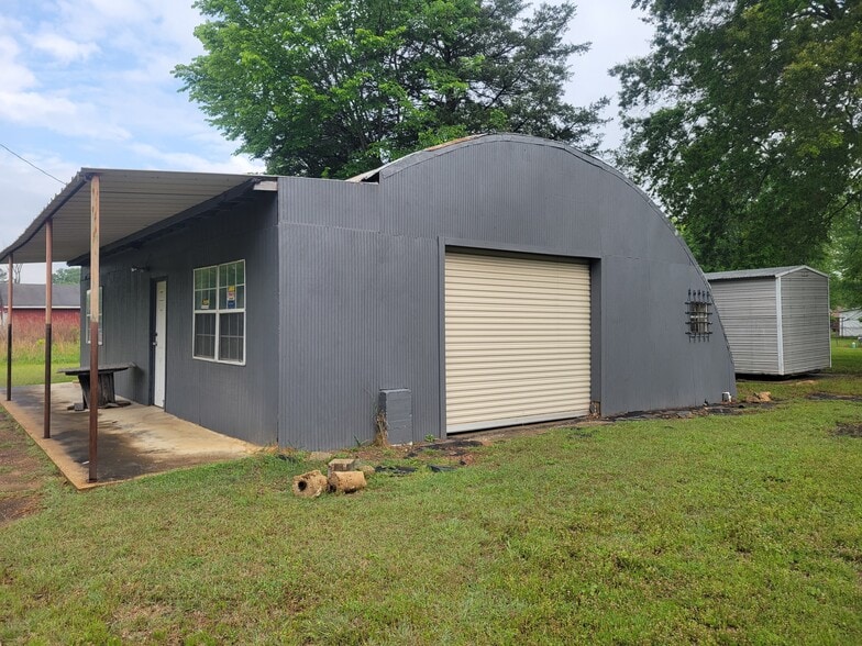 Primary Photo Of 2209 Avenue A, Hooks Warehouse For Sale