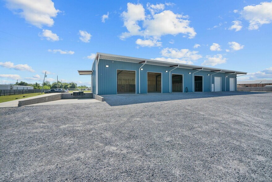 More Photos Of 1225 Transmitter Rd, Panama City Warehouse For Lease