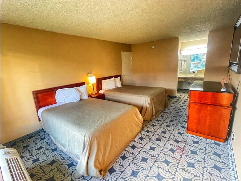 More Photos Of 1365 W Grant Rd, Tucson Hotel For Sale