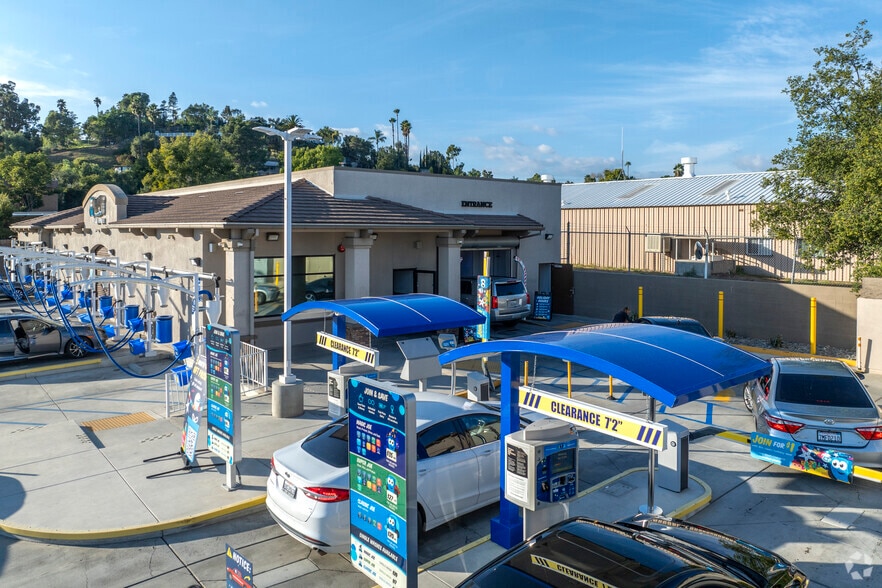 More Photos Of 936 E Mission Rd, Fallbrook Freestanding For Lease