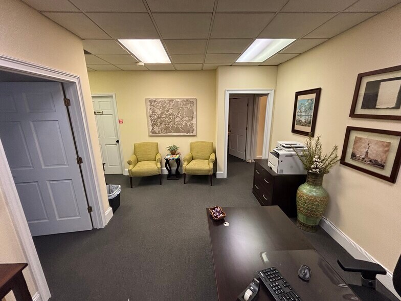 More Photos Of 1439 McLendon Dr, Decatur Medical For Sale