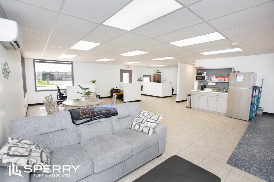 More Photos Of 411 Clearlake Rd, Cocoa Flex For Sale