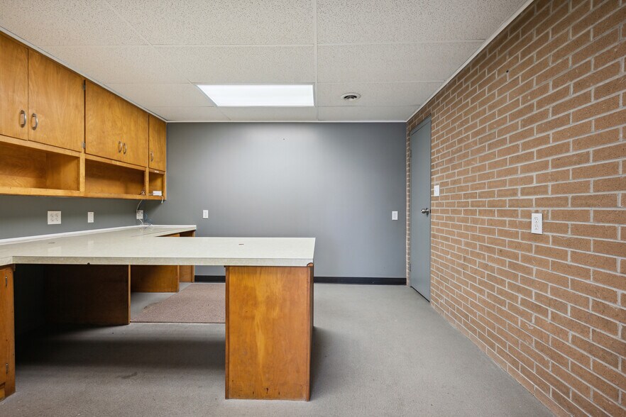 More Photos Of 15 Walnut St, Coshocton Warehouse For Sale