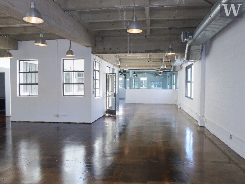 More Photos Of 1063 Gayley Ave, Los Angeles Loft Creative Space For Lease