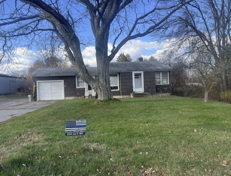 More Photos Of 141-147 State Rd, Kittery Freestanding For Sale