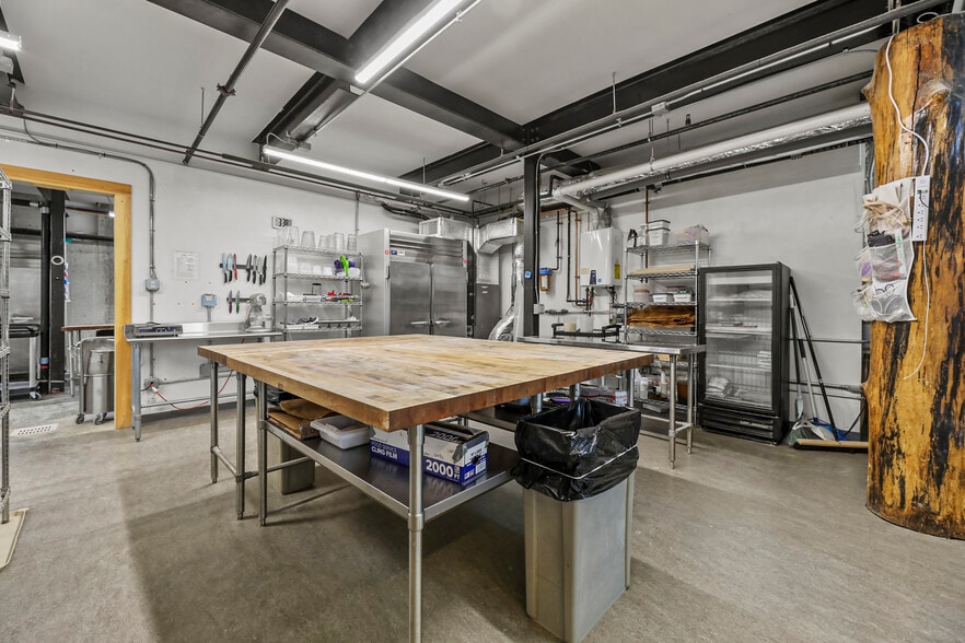 More Photos Of 198 Main St, Great Barrington Freestanding For Sale