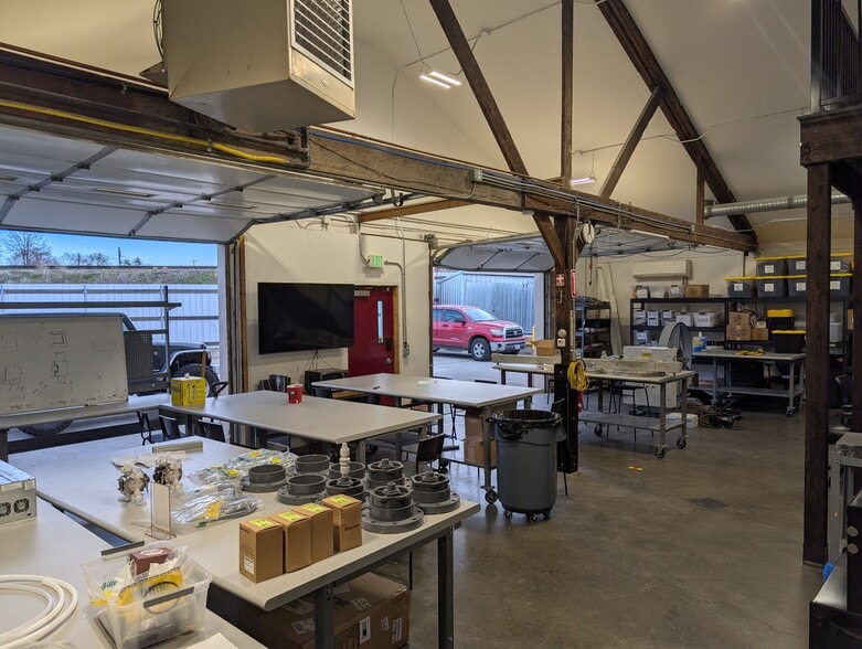 More Photos Of 1815 E Trent Ave, Spokane Auto Repair For Lease