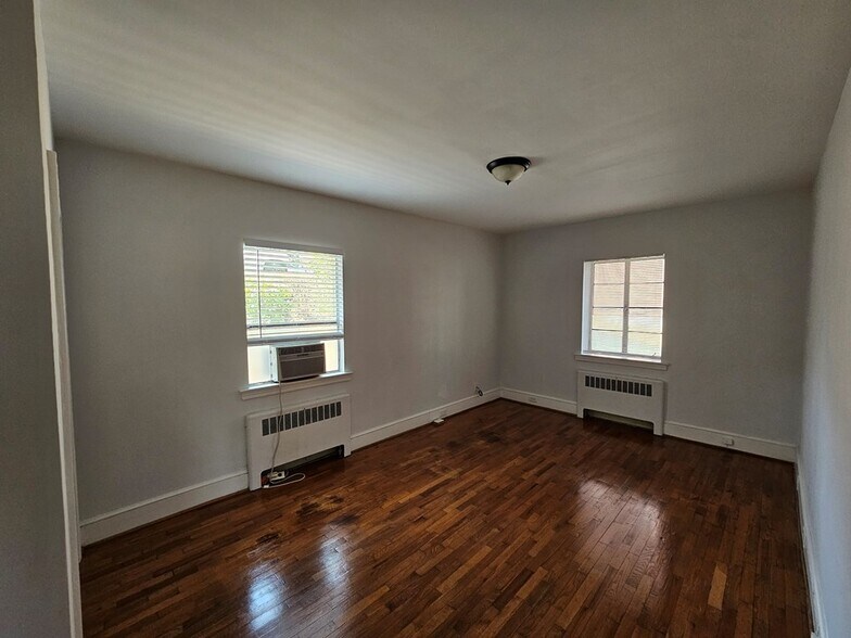 More Photos Of 101 Marshall Ter, Danville Apartments For Sale