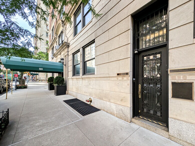 Primary Photo Of 911 Park Ave, New York Apartments For Sale