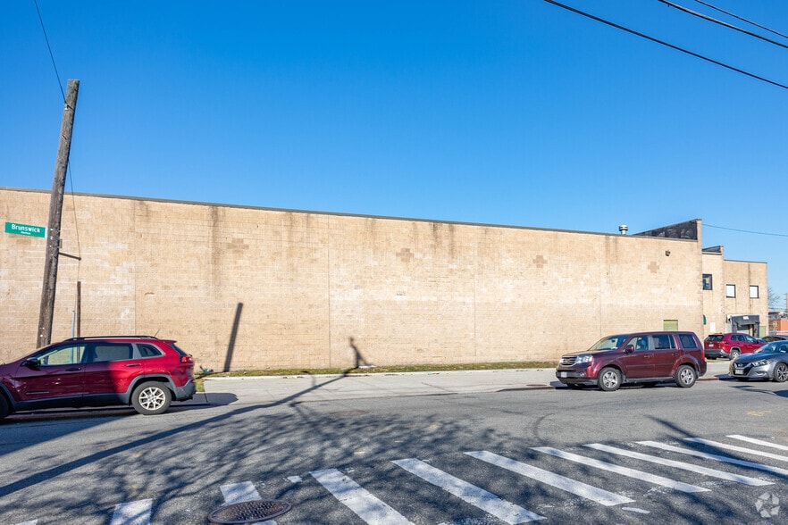 More Photos Of 1400 Brunswick Ave, Far Rockaway Warehouse For Lease