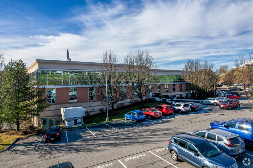 More Photos Of 470 Johnson Rd, Washington Office For Lease