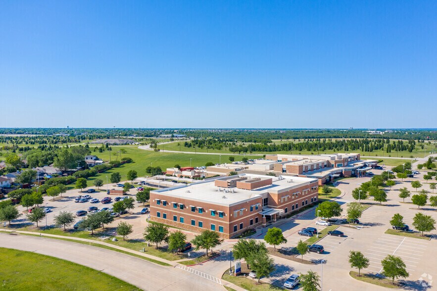 More Photos Of 341 Wheatfield Dr, Sunnyvale Medical For Lease