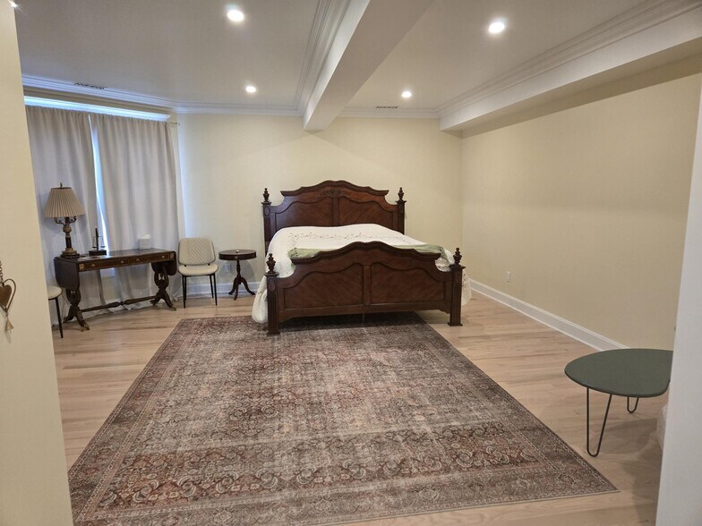 More Photos Of 202 W Main St, Decorah Sorority Fraternity House For Sale