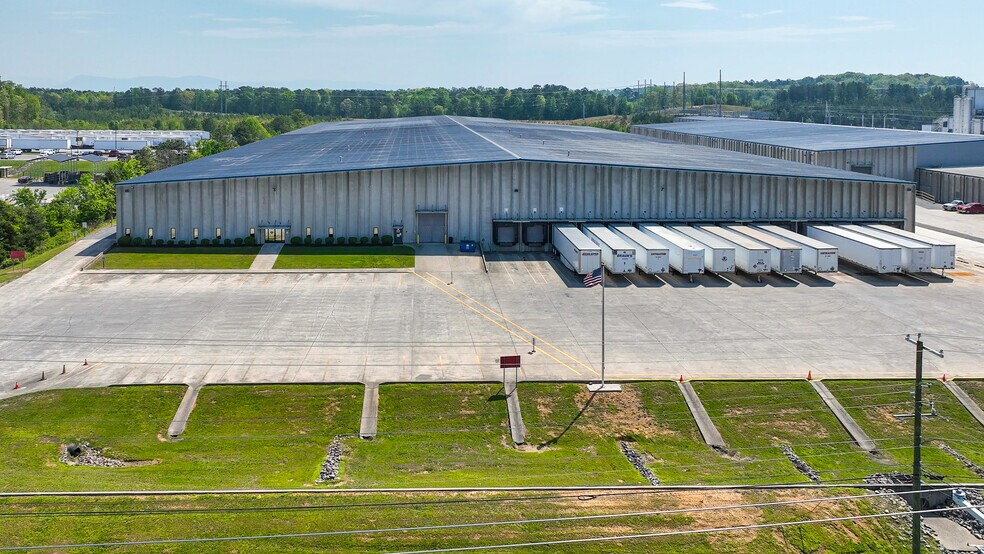 More Photos Of 999 Enterprise Dr, Dalton Distribution For Sale