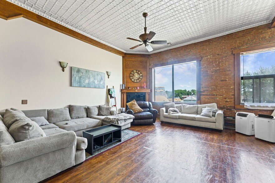 More Photos Of 415 W Madison Ave, Iola Restaurant For Sale