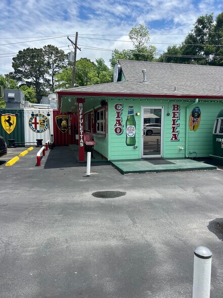 More Photos Of 5535 Calder Ave, Beaumont Restaurant For Lease