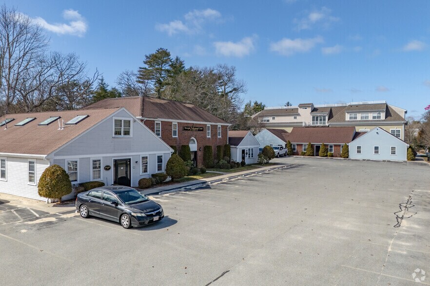 More Photos Of 2527 Cranberry Hwy, Wareham Office For Lease