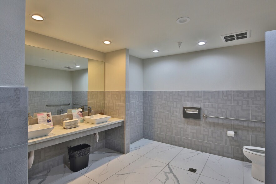 More Photos Of 3701 Birch St, Newport Beach Medical For Lease