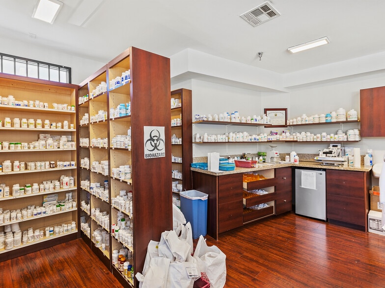 More Photos Of 7335-7341 Foothill Blvd, Tujunga Light Manufacturing For Sale