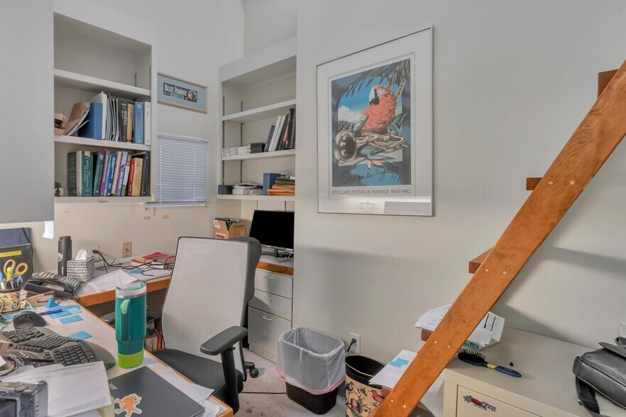 More Photos Of 2143-2145 Taraval St, San Francisco Veterinarian Kennel For Sale