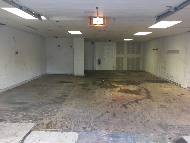 More Photos Of 402 Valentine St, Hackettstown Warehouse For Lease
