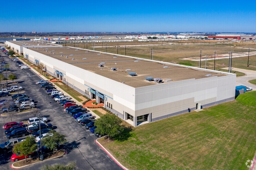 More Photos Of 913 Billy Mitchell Blvd, San Antonio Distribution For Lease
