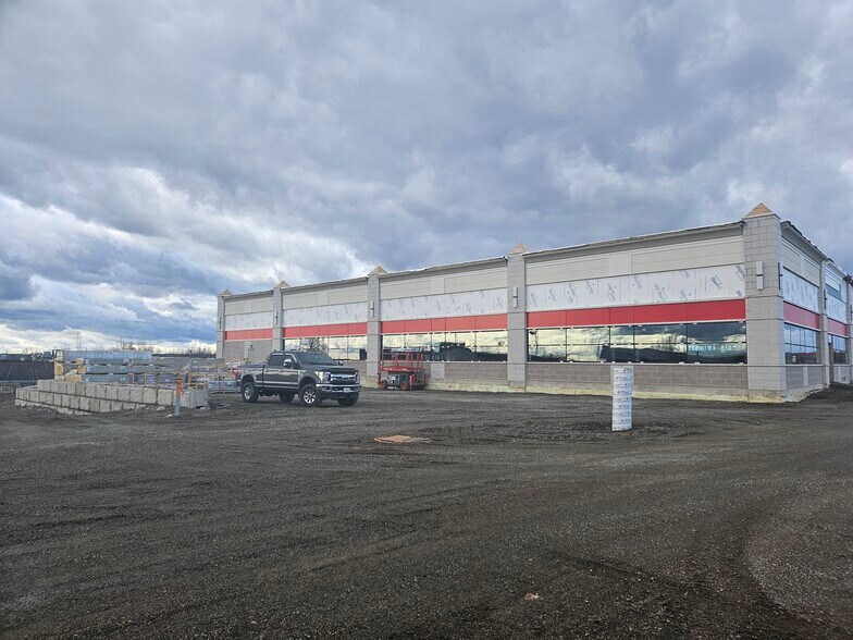 Primary Photo Of 439 Great Northern Rd, Sault Ste. Marie General Retail For Lease