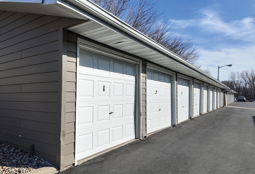 More Photos Of 1210 S Majestic View Pl, Sioux Falls Apartments For Sale