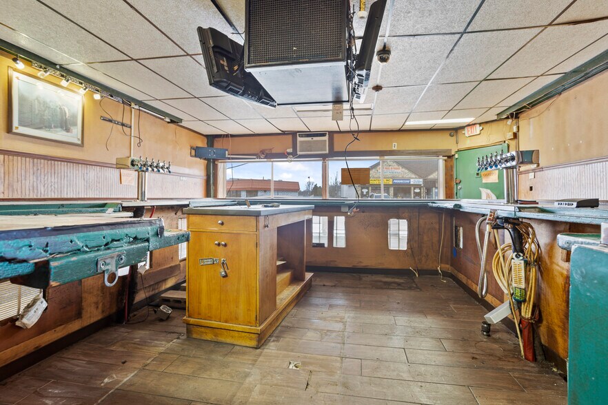 More Photos Of 2222 Macdade Blvd, Holmes Specialty For Sale