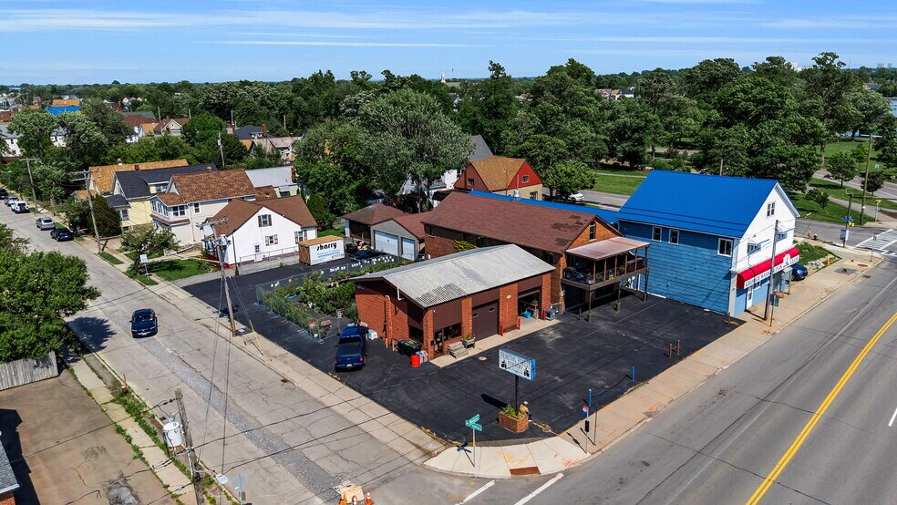 More Photos Of 2809 River Rd, Buffalo Flex For Sale