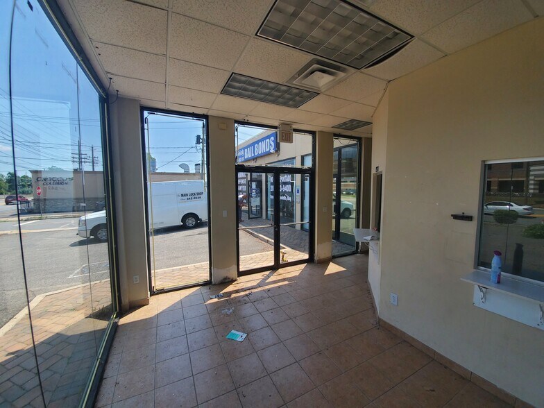 More Photos Of 161 S River St, Hackensack Freestanding For Lease