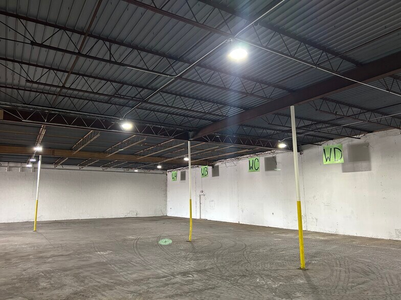 More Photos Of 9300 Southwest Dr, Fort Worth Warehouse For Lease