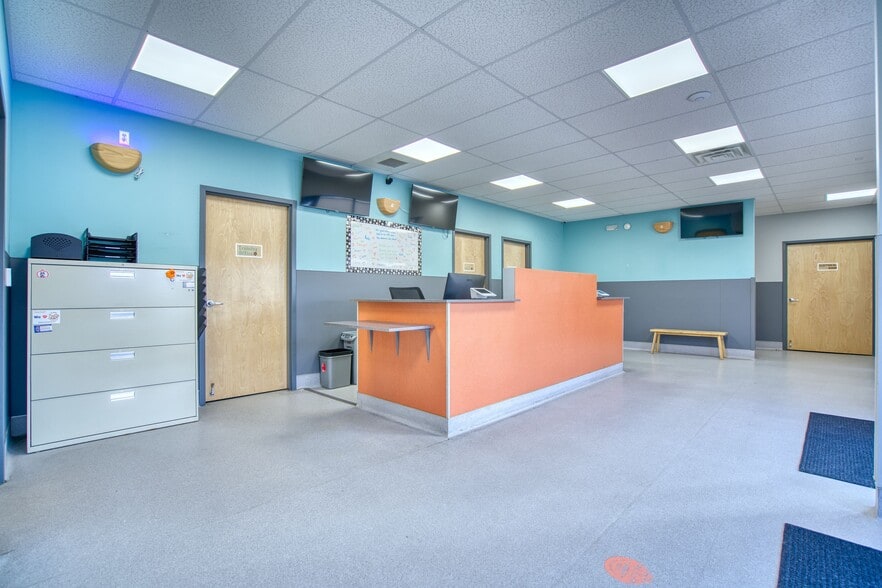 More Photos Of 1651 Skyway Dr, Longmont Warehouse For Sale