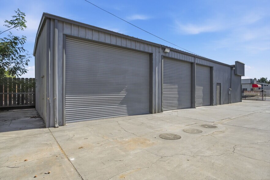 More Photos Of 1649 Carnegie St, Turlock Warehouse For Lease