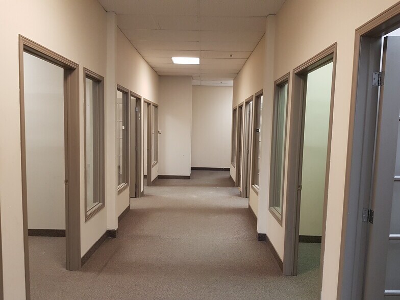 More Photos Of 385 Connie Cres, Concord Warehouse For Lease