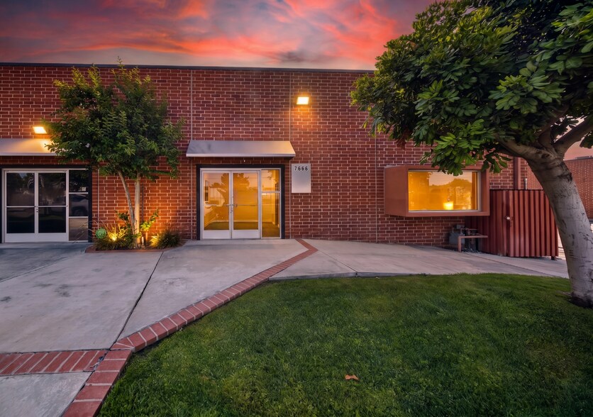 More Photos Of 7608-7684 N Clybourn Ave, Sun Valley Light Manufacturing For Lease