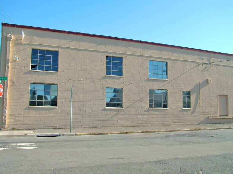 More Photos Of 8 W 9th St, Santa Rosa Warehouse For Lease