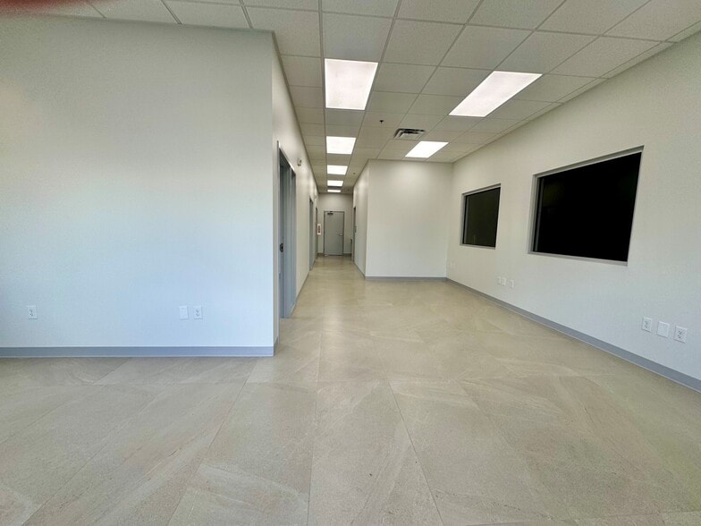 More Photos Of 13101 Spivey Dr, Laredo Industrial For Lease