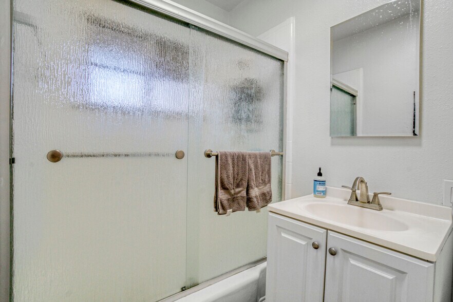 More Photos Of 1150 Masselin Ave, Los Angeles Apartments For Sale