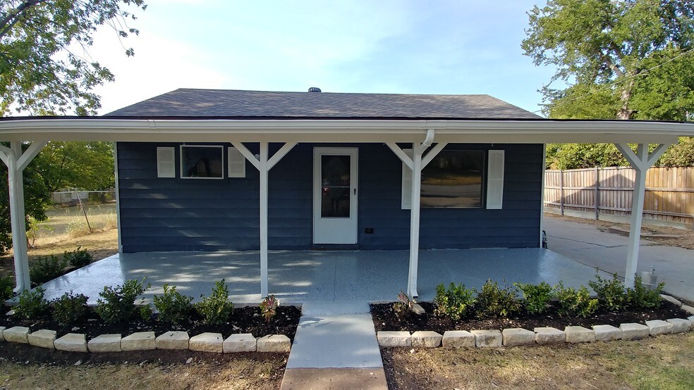 More Photos Of 6864 Pecan St, Frisco Office For Lease