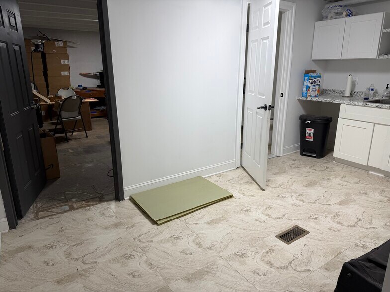 More Photos Of 7644-7646 Fullerton Rd, Springfield Warehouse For Sale