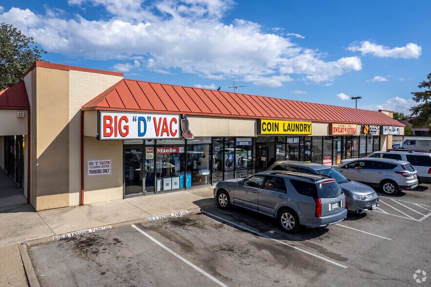 More Photos Of 1235 S Josey Ln, Carrollton Unknown For Lease