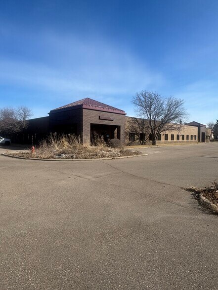 More Photos Of 343 E 82nd St, Chaska Warehouse For Sale
