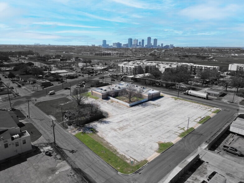 More Photos Of 412 N Sylvania Ave, Fort Worth Freestanding For Lease