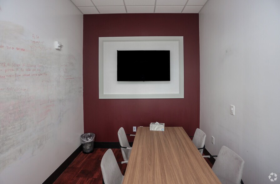 More Photos Of 1425 N Dunn St, Bloomington Apartments For Lease