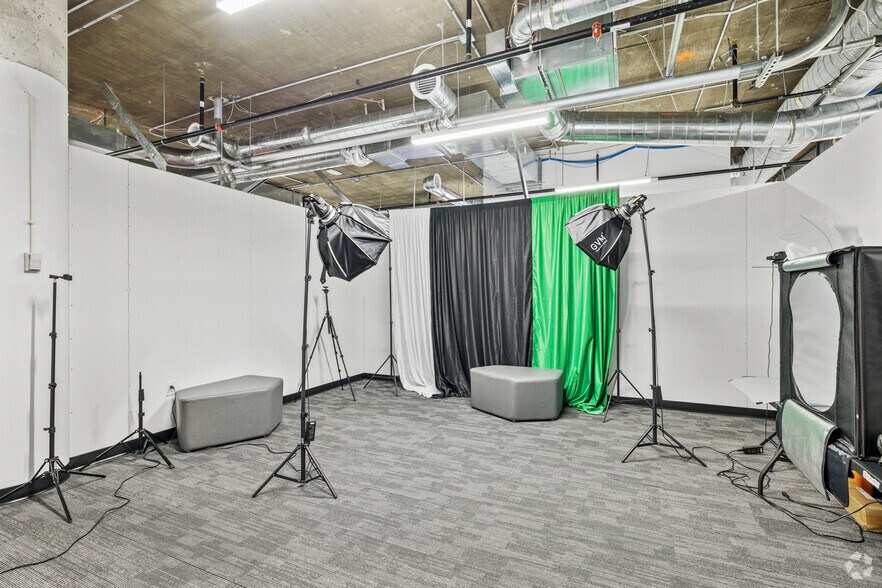 More Photos Of 204 12th St, Des Moines Office For Lease