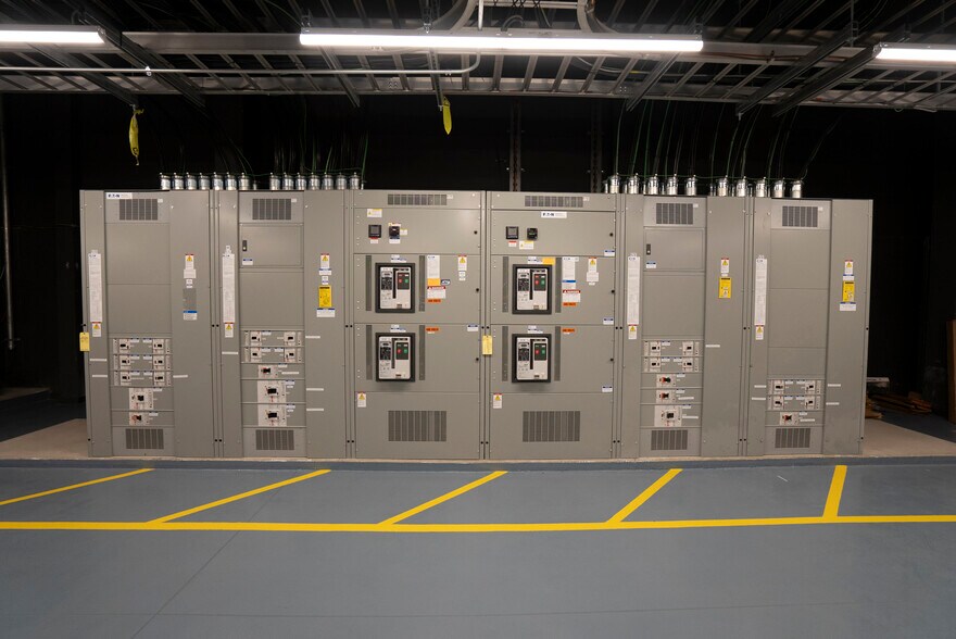 More Photos Of 3150 Barry Dr, Portland Manufacturing For Sale