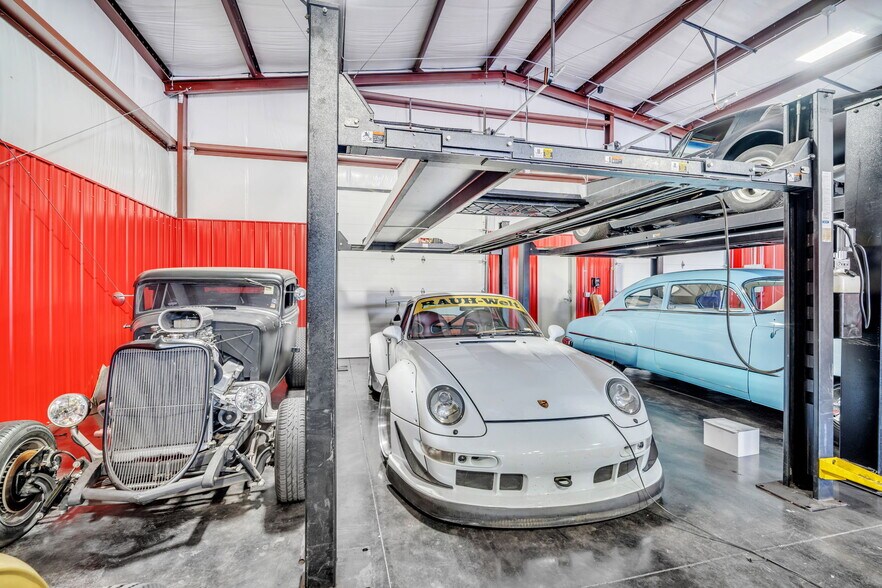 More Photos Of 4271 Calhoun Memorial Hwy, Easley Showroom For Sale
